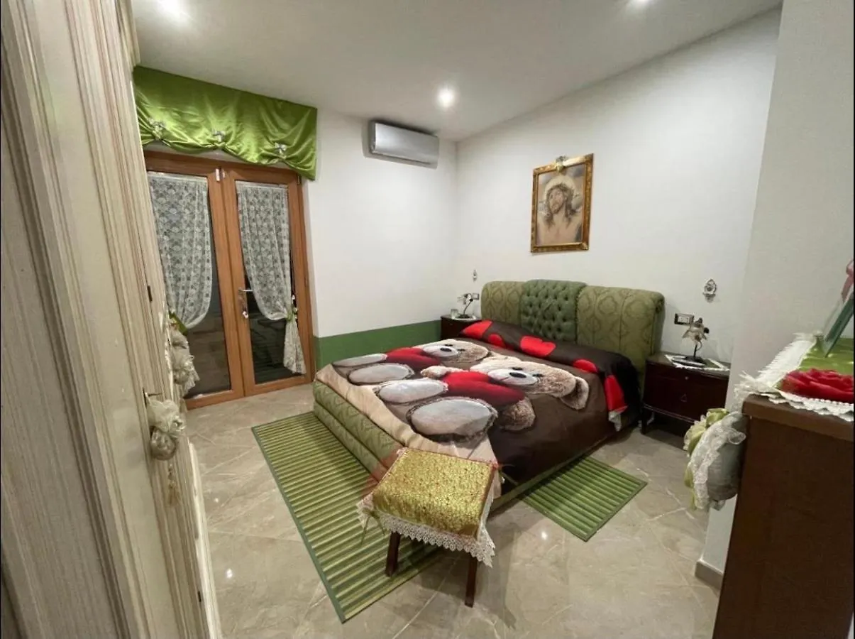 Susy Home Neapel